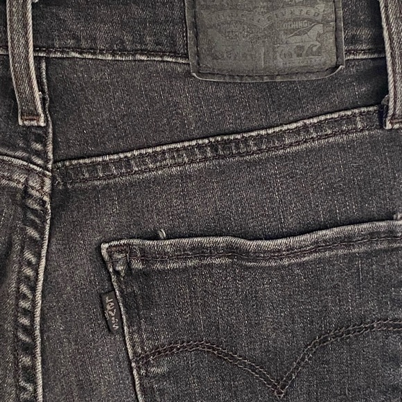 Like new Levi’s 721 High Rise Skinny in True Grit Black size 26 - Picture 3 of 8